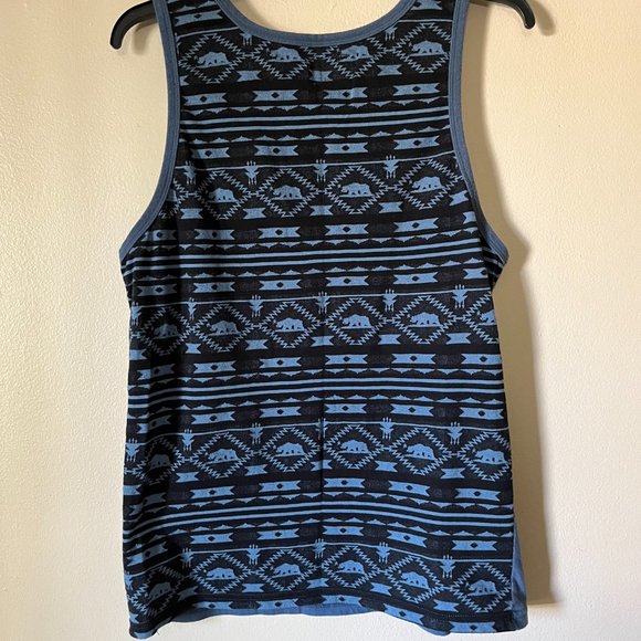 Beautiful Giant tank top Size M - Picture 2 of 5